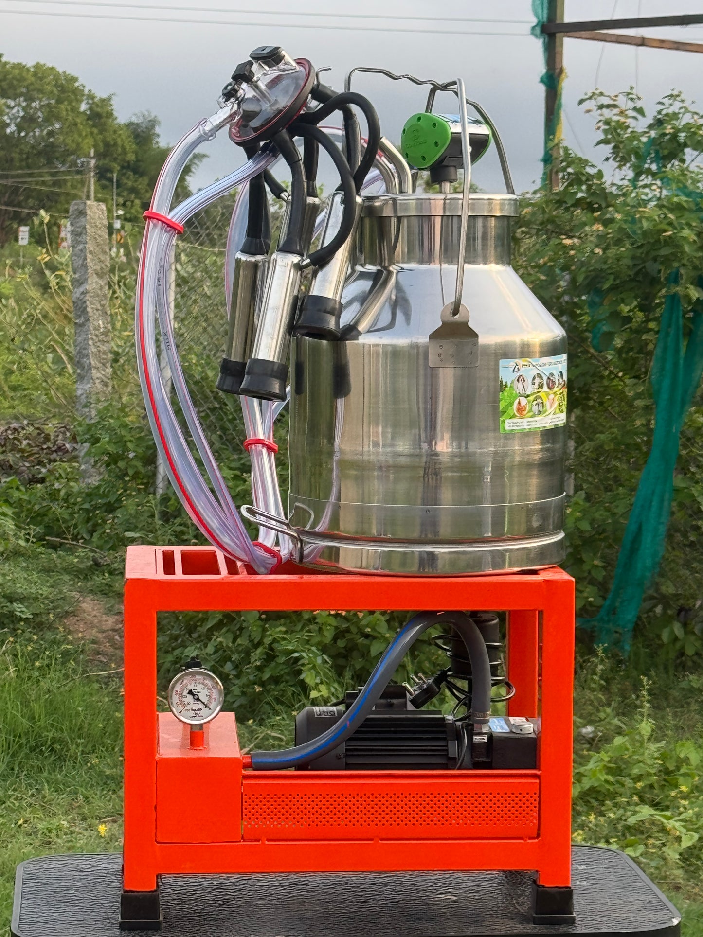 CG - MINI MILKING MACHINE FOR (8 TO 10 COWS)