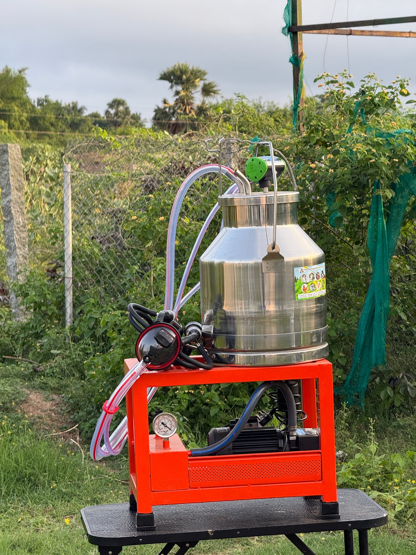 CG - MINI MILKING MACHINE FOR (8 TO 10 COWS)