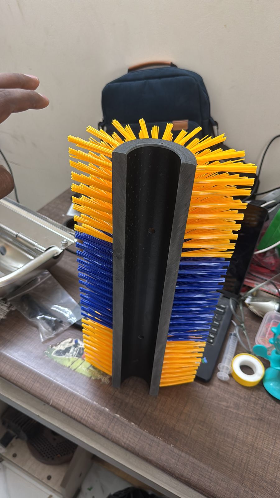 CG - Livestock Scratching Brush Co | Brushes, Combs & Rakes | Grooming | Dog
