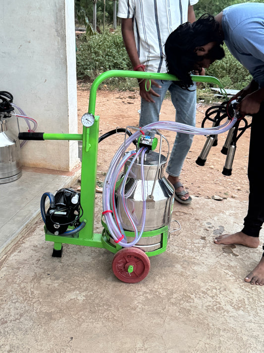 CG - TROLLEY MILKING MACHINE