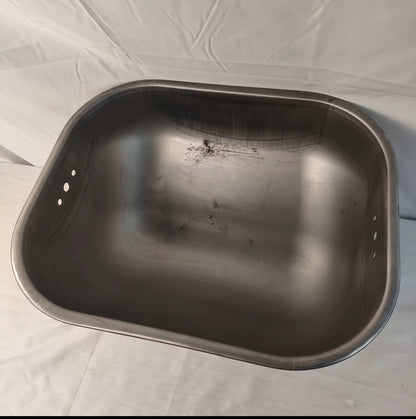PIG FEEDER FOR FERROWING AND GUSTRATION CAGES